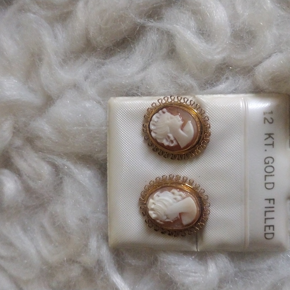Vintage Cameo Earrings